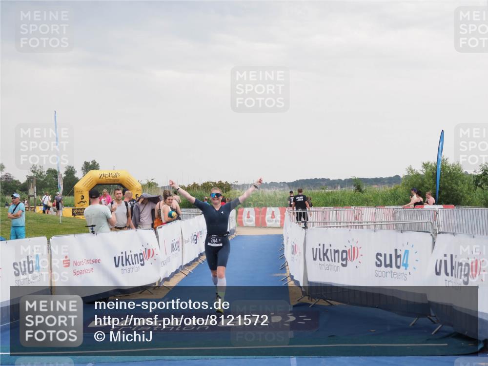 22.06.2025 - Viking Triathlon MichiJ http://msf.ph/oto/8121572 22.06.2025 16:36:22 Ziel 244 meine-sportfotos.de