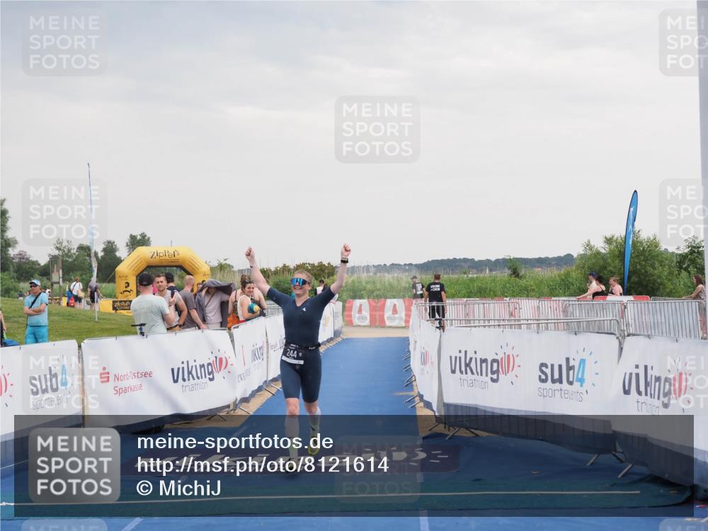 22.06.2025 - Viking Triathlon MichiJ http://msf.ph/oto/8121614 22.06.2025 16:36:23 Ziel 244 meine-sportfotos.de