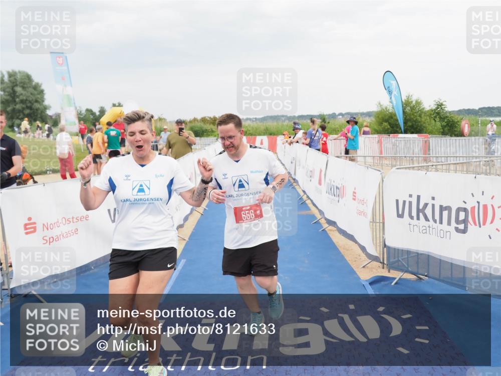 22.06.2025 - Viking Triathlon MichiJ http://msf.ph/oto/8121633 22.06.2025 17:04:53 Ziel 466, 656 meine-sportfotos.de