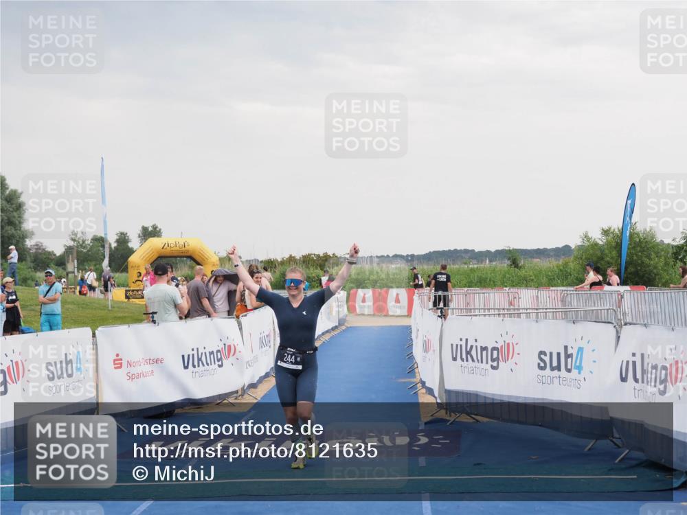 22.06.2025 - Viking Triathlon MichiJ http://msf.ph/oto/8121635 22.06.2025 16:36:23 Ziel 244 meine-sportfotos.de