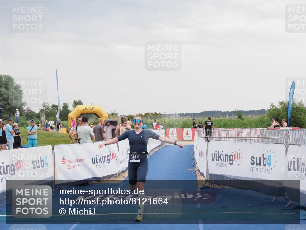 22.06.2025 - Viking Triathlon MichiJ http://msf.ph/oto/8121664 22.06.2025 16:36:23 Ziel 244 meine-sportfotos.de