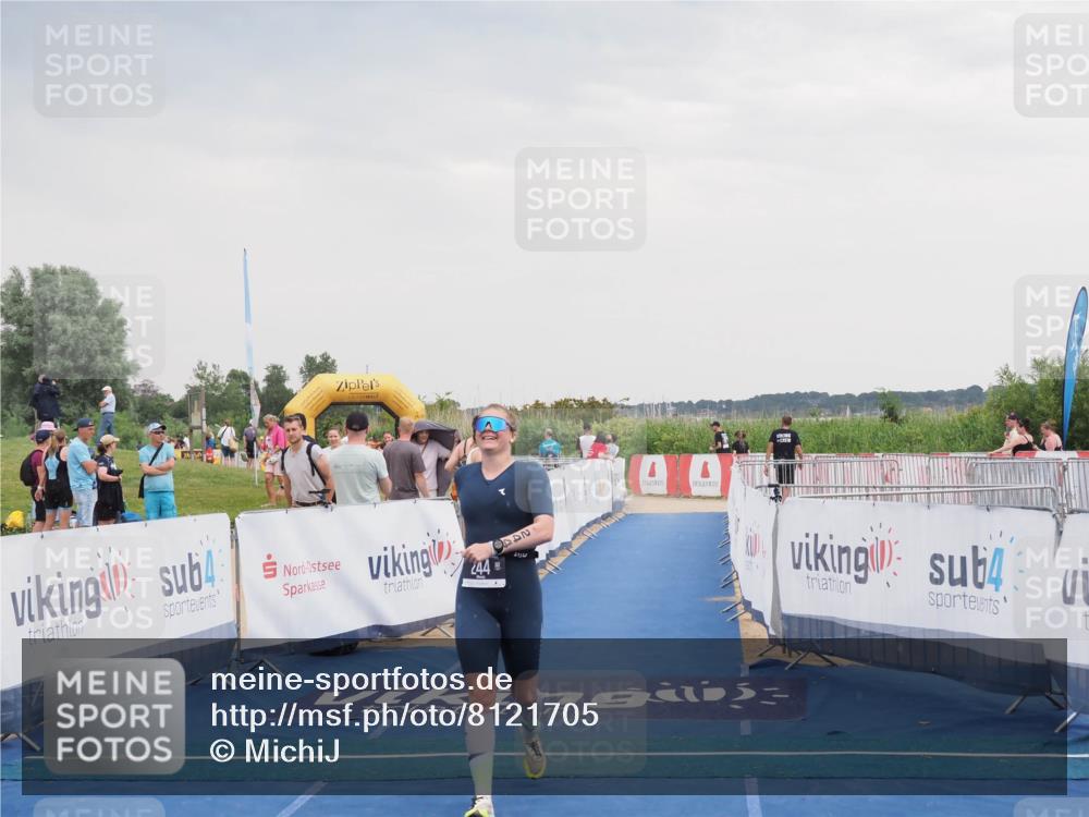 22.06.2025 - Viking Triathlon MichiJ http://msf.ph/oto/8121705 22.06.2025 16:36:24 Ziel 244 meine-sportfotos.de