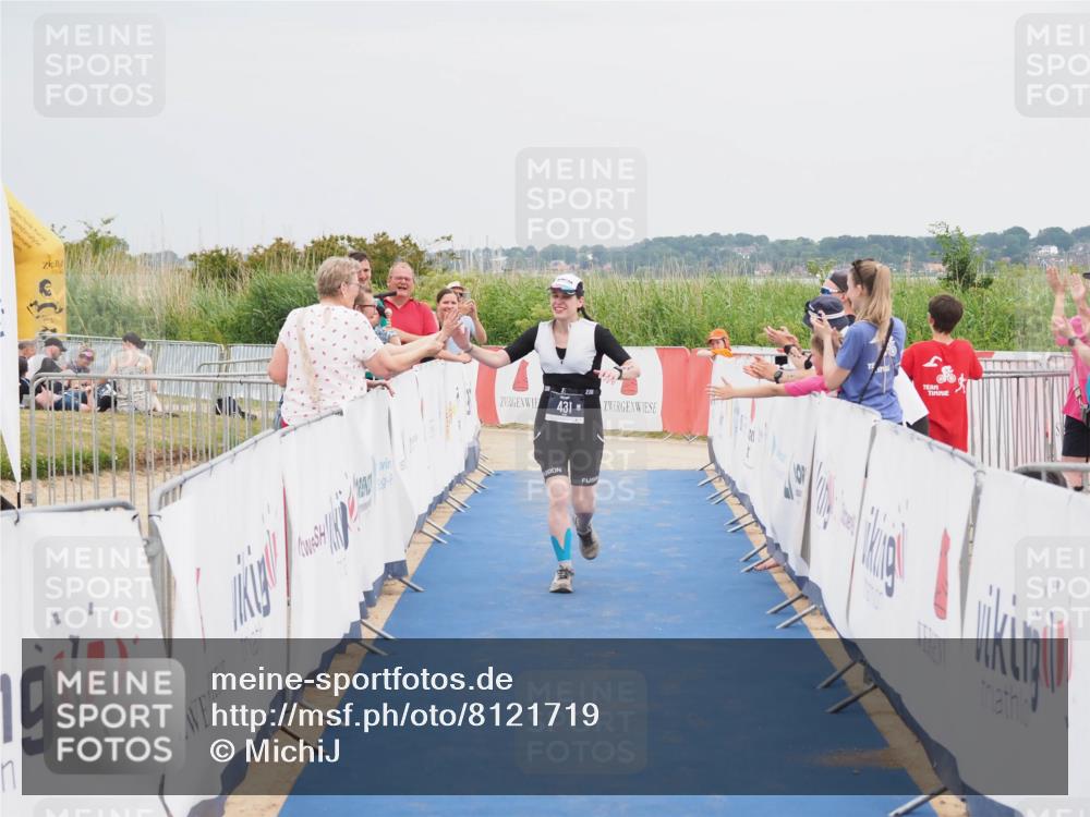 22.06.2025 - Viking Triathlon MichiJ http://msf.ph/oto/8121719 22.06.2025 17:05:41 Ziel 431 meine-sportfotos.de