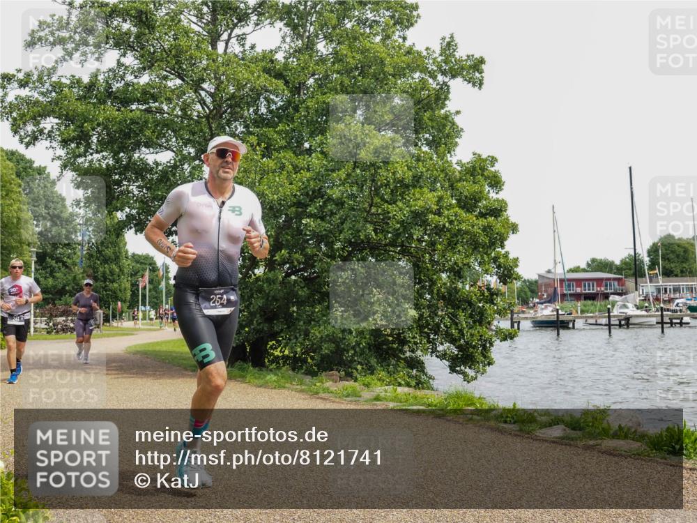 22.06.2025 - Viking Triathlon KatJ http://msf.ph/oto/8121741 22.06.2025 15:16:17 Laufen 241, 254, 656 meine-sportfotos.de