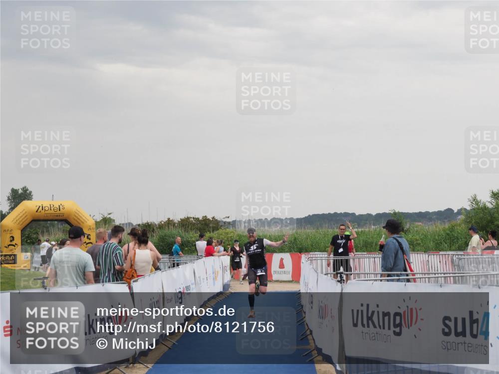 22.06.2025 - Viking Triathlon MichiJ http://msf.ph/oto/8121756 22.06.2025 16:36:44 Ziel 48 meine-sportfotos.de