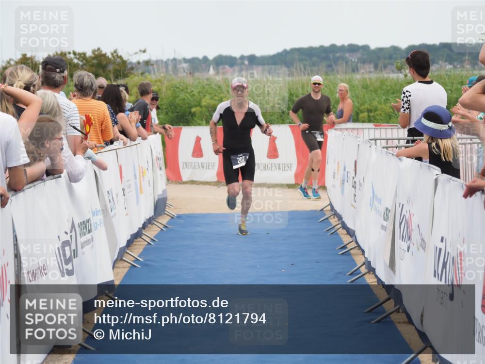 22.06.2025 - Viking Triathlon MichiJ http://msf.ph/oto/8121794 22.06.2025 15:00:19 Ziel 207 meine-sportfotos.de