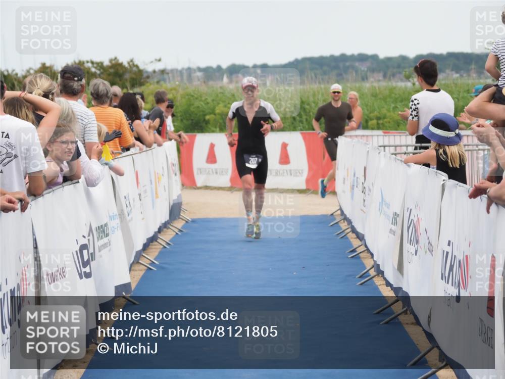 22.06.2025 - Viking Triathlon MichiJ http://msf.ph/oto/8121805 22.06.2025 15:00:19 Ziel 207 meine-sportfotos.de