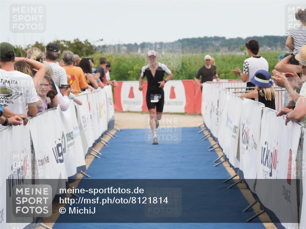 22.06.2025 - Viking Triathlon MichiJ http://msf.ph/oto/8121814 22.06.2025 15:00:19 Ziel 207 meine-sportfotos.de