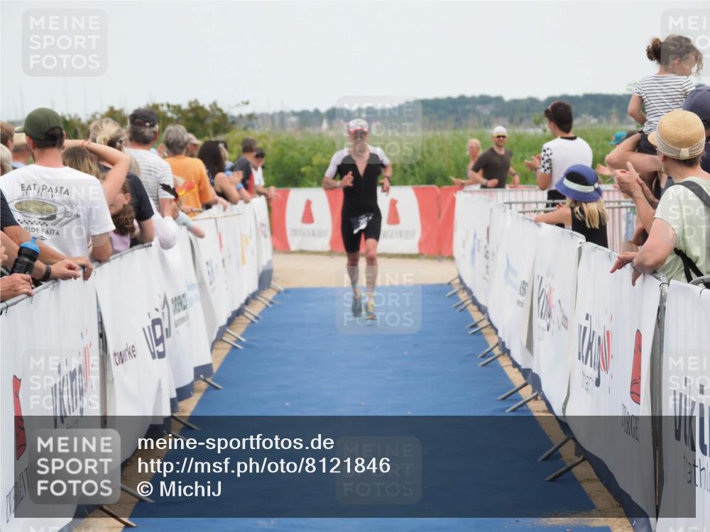 22.06.2025 - Viking Triathlon MichiJ http://msf.ph/oto/8121846 22.06.2025 15:00:19 Ziel 207 meine-sportfotos.de