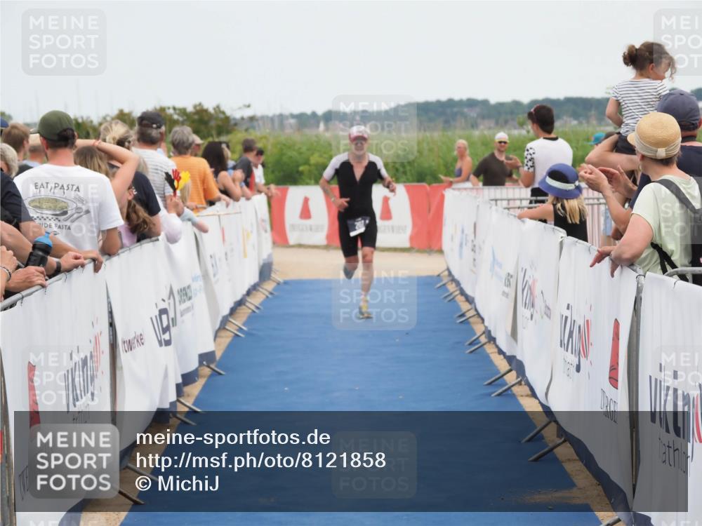 22.06.2025 - Viking Triathlon MichiJ http://msf.ph/oto/8121858 22.06.2025 15:00:19 Ziel 207 meine-sportfotos.de