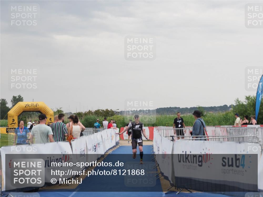 22.06.2025 - Viking Triathlon MichiJ http://msf.ph/oto/8121868 22.06.2025 16:36:45 Ziel 48, 240 meine-sportfotos.de
