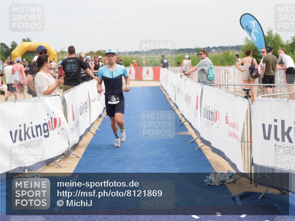 22.06.2025 - Viking Triathlon MichiJ http://msf.ph/oto/8121869 22.06.2025 15:13:19 Ziel 228, 395, 415 meine-sportfotos.de