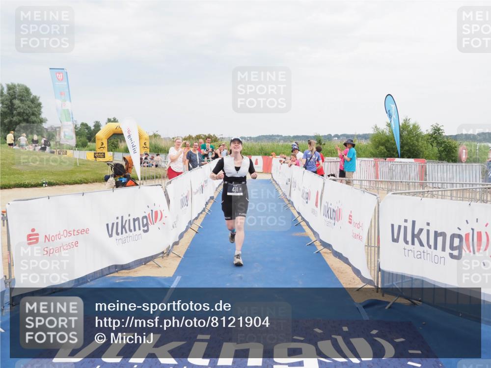 22.06.2025 - Viking Triathlon MichiJ http://msf.ph/oto/8121904 22.06.2025 17:05:44 Ziel 431 meine-sportfotos.de