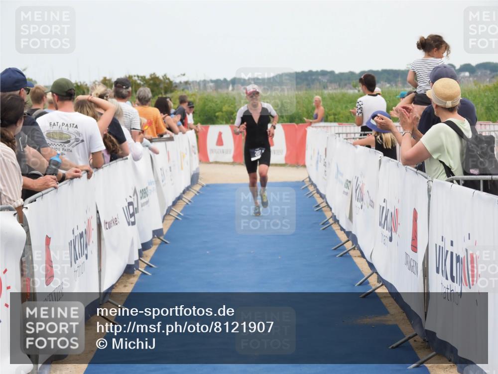 22.06.2025 - Viking Triathlon MichiJ http://msf.ph/oto/8121907 22.06.2025 15:00:20 Ziel 207 meine-sportfotos.de