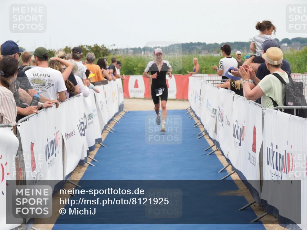 22.06.2025 - Viking Triathlon MichiJ http://msf.ph/oto/8121925 22.06.2025 15:00:20 Ziel 207 meine-sportfotos.de