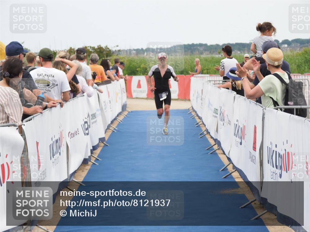 22.06.2025 - Viking Triathlon MichiJ http://msf.ph/oto/8121937 22.06.2025 15:00:20 Ziel 207 meine-sportfotos.de