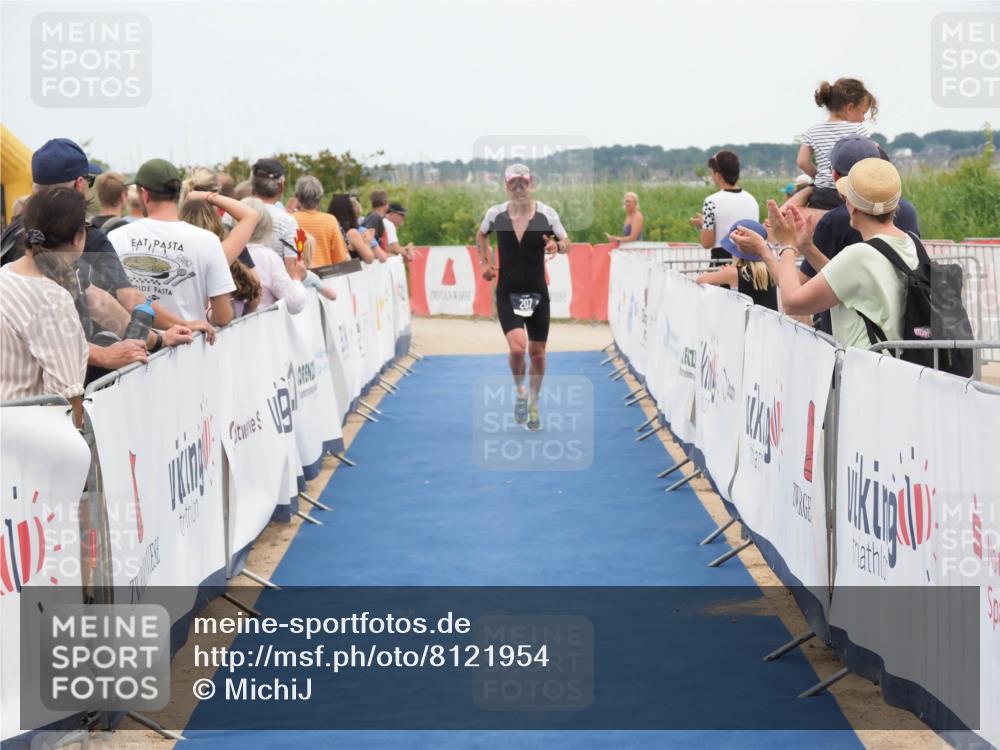 22.06.2025 - Viking Triathlon MichiJ http://msf.ph/oto/8121954 22.06.2025 15:00:20 Ziel 207 meine-sportfotos.de