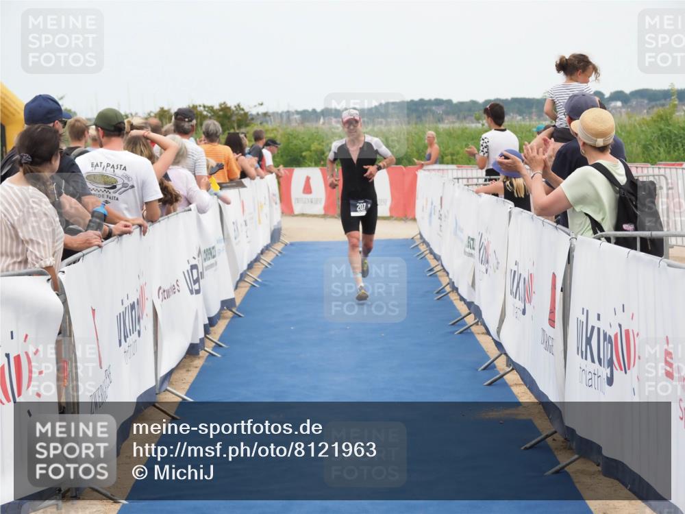22.06.2025 - Viking Triathlon MichiJ http://msf.ph/oto/8121963 22.06.2025 15:00:20 Ziel 207 meine-sportfotos.de