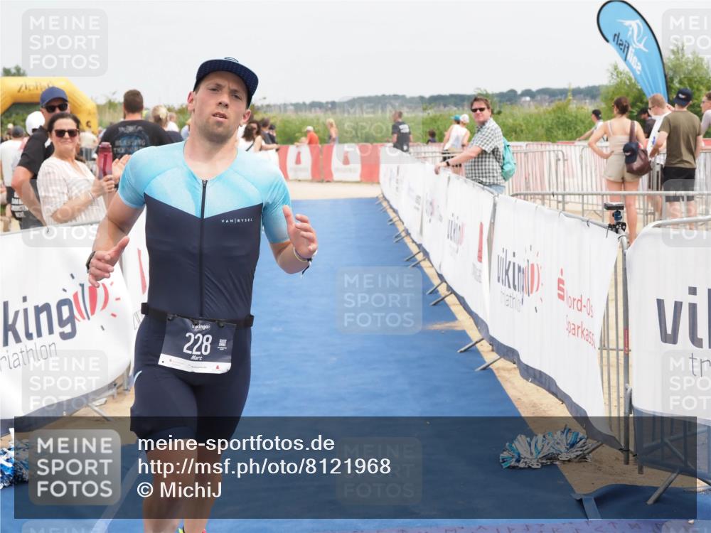 22.06.2025 - Viking Triathlon MichiJ http://msf.ph/oto/8121968 22.06.2025 15:13:20 Ziel 228, 395, 415 meine-sportfotos.de