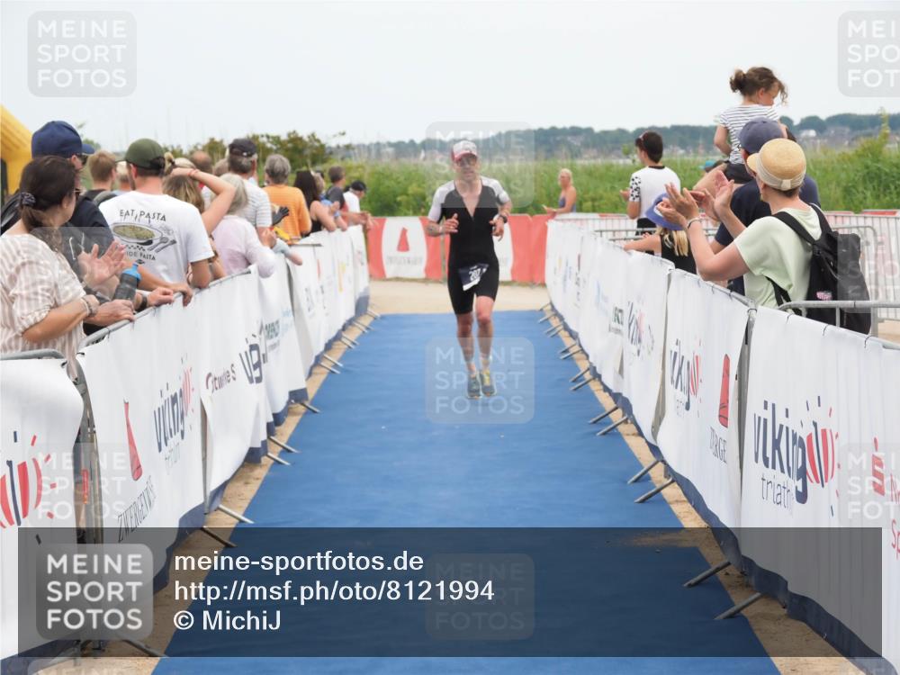 22.06.2025 - Viking Triathlon MichiJ http://msf.ph/oto/8121994 22.06.2025 15:00:20 Ziel 207 meine-sportfotos.de