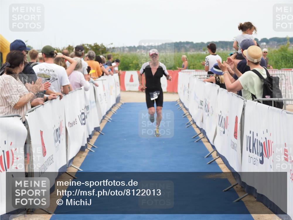22.06.2025 - Viking Triathlon MichiJ http://msf.ph/oto/8122013 22.06.2025 15:00:21 Ziel 207 meine-sportfotos.de