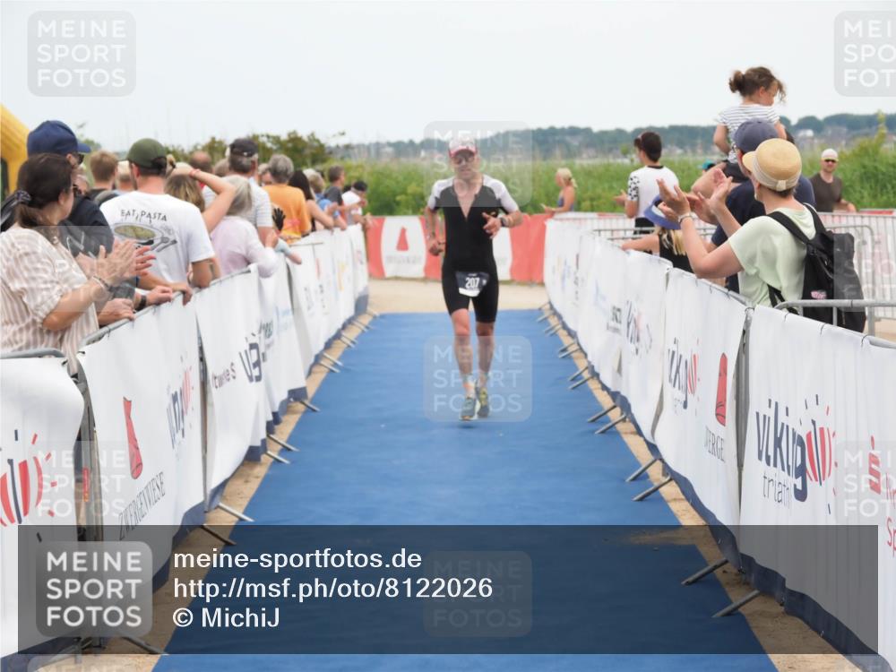 22.06.2025 - Viking Triathlon MichiJ http://msf.ph/oto/8122026 22.06.2025 15:00:21 Ziel 207 meine-sportfotos.de