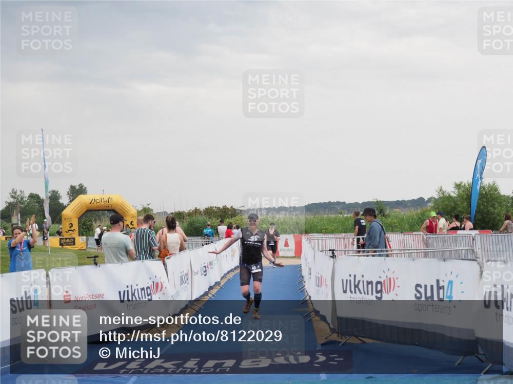 22.06.2025 - Viking Triathlon MichiJ http://msf.ph/oto/8122029 22.06.2025 16:36:46 Ziel 48, 240 meine-sportfotos.de