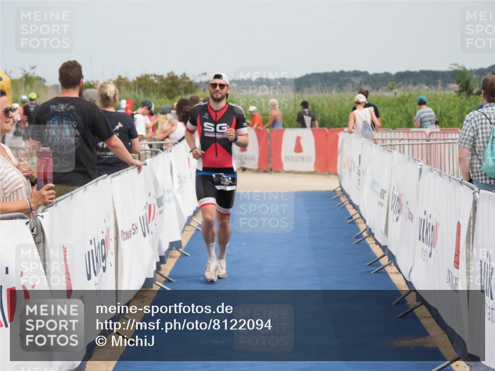 22.06.2025 - Viking Triathlon MichiJ http://msf.ph/oto/8122094 22.06.2025 15:13:31 Ziel 330 meine-sportfotos.de