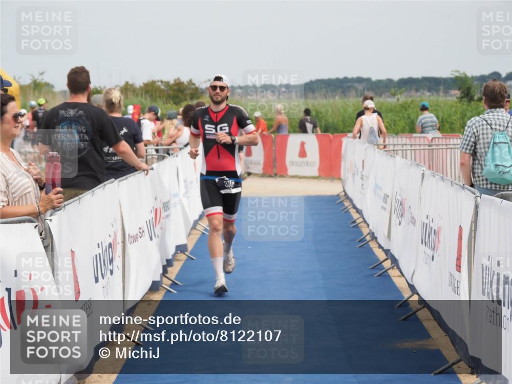 22.06.2025 - Viking Triathlon MichiJ http://msf.ph/oto/8122107 22.06.2025 15:13:31 Ziel 330 meine-sportfotos.de