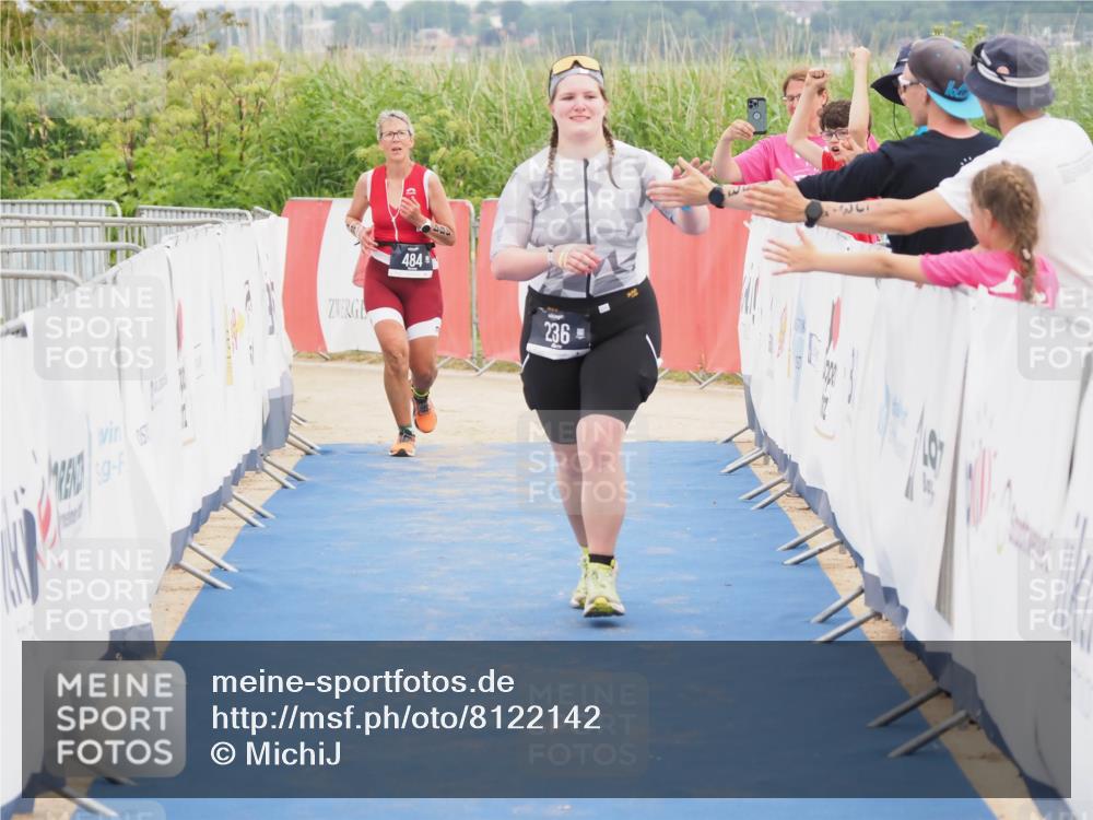 22.06.2025 - Viking Triathlon MichiJ http://msf.ph/oto/8122142 22.06.2025 17:07:17 Ziel 236 meine-sportfotos.de