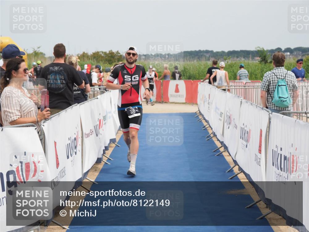 22.06.2025 - Viking Triathlon MichiJ http://msf.ph/oto/8122149 22.06.2025 15:13:32 Ziel 330 meine-sportfotos.de