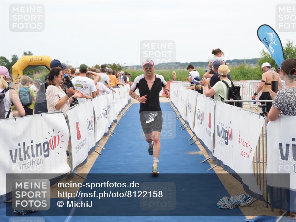 22.06.2025 - Viking Triathlon MichiJ http://msf.ph/oto/8122158 22.06.2025 15:00:23 Ziel 207 meine-sportfotos.de
