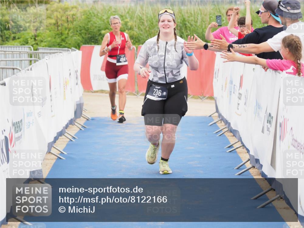 22.06.2025 - Viking Triathlon MichiJ http://msf.ph/oto/8122166 22.06.2025 17:07:17 Ziel 236 meine-sportfotos.de