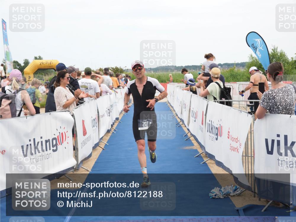 22.06.2025 - Viking Triathlon MichiJ http://msf.ph/oto/8122188 22.06.2025 15:00:23 Ziel 207 meine-sportfotos.de