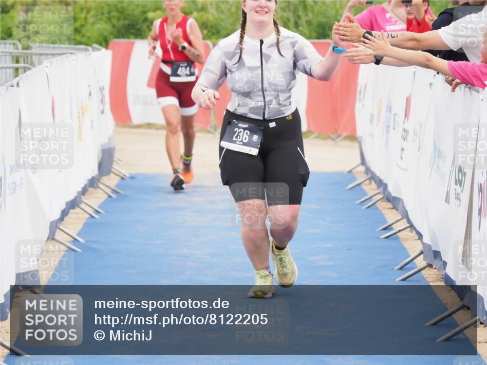 22.06.2025 - Viking Triathlon MichiJ http://msf.ph/oto/8122205 22.06.2025 17:07:18 Ziel 236 meine-sportfotos.de