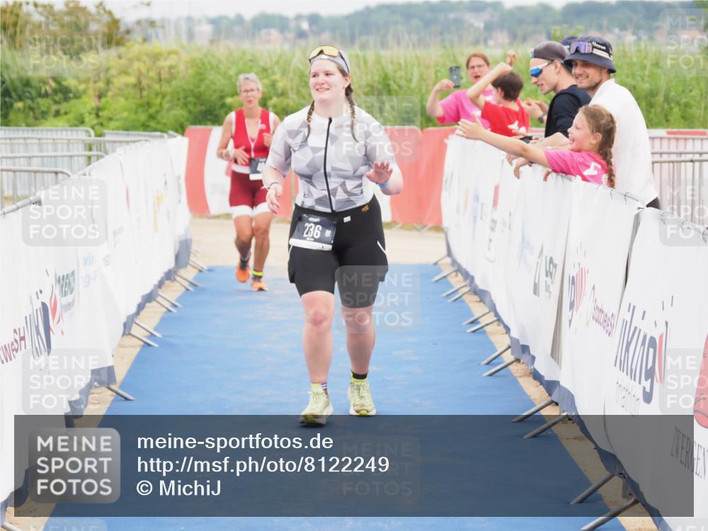 22.06.2025 - Viking Triathlon MichiJ http://msf.ph/oto/8122249 22.06.2025 17:07:18 Ziel 236 meine-sportfotos.de