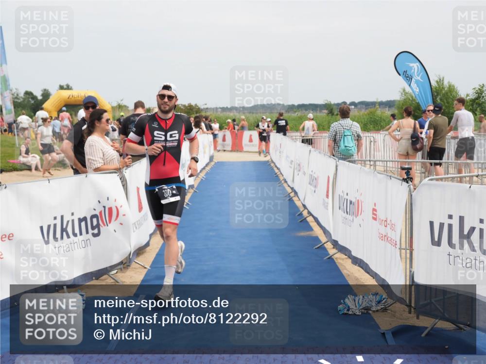 22.06.2025 - Viking Triathlon MichiJ http://msf.ph/oto/8122292 22.06.2025 15:13:33 Ziel 330 meine-sportfotos.de