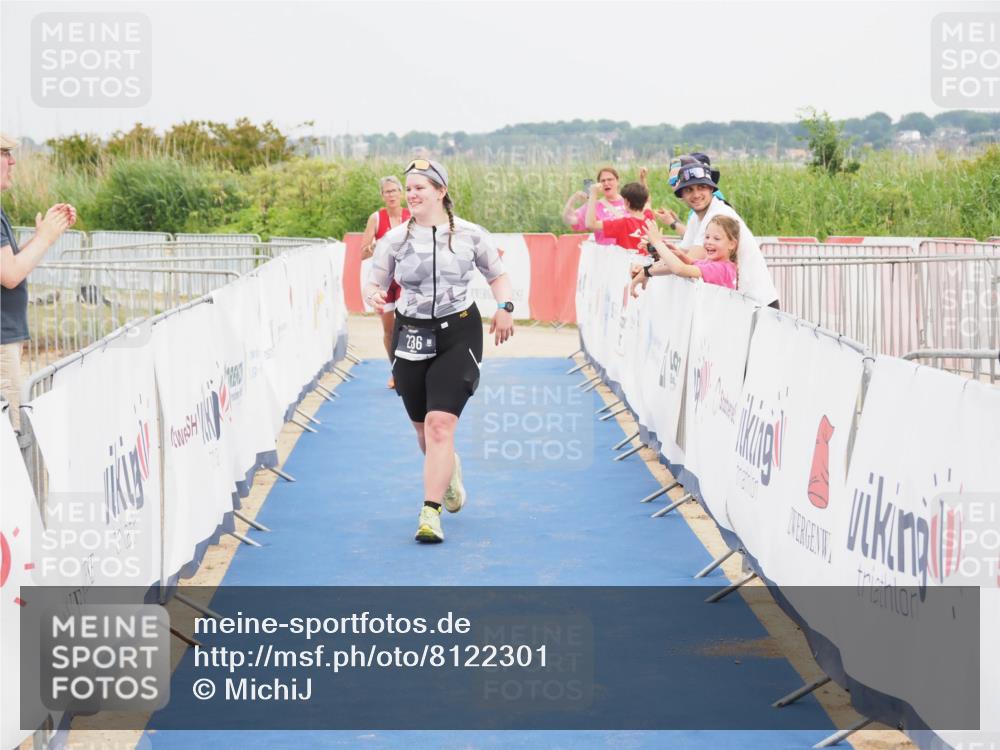 22.06.2025 - Viking Triathlon MichiJ http://msf.ph/oto/8122301 22.06.2025 17:07:19 Ziel 236, 484 meine-sportfotos.de