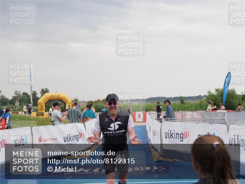 22.06.2025 - Viking Triathlon MichiJ http://msf.ph/oto/8122315 22.06.2025 16:36:52 Ziel 48, 240, 267 meine-sportfotos.de