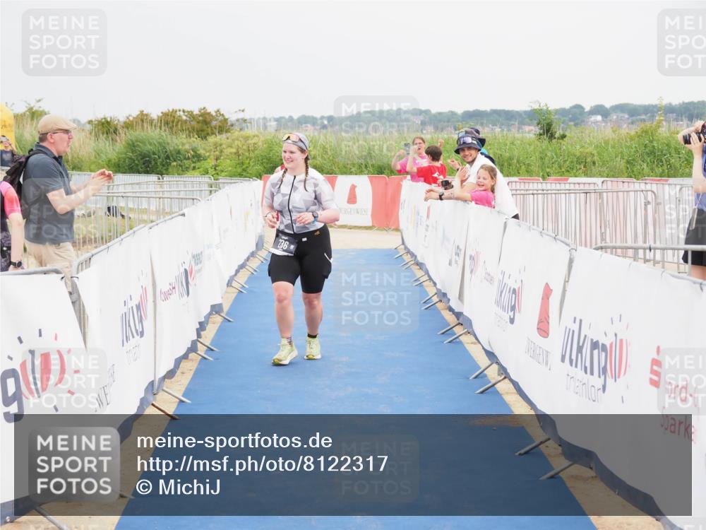 22.06.2025 - Viking Triathlon MichiJ http://msf.ph/oto/8122317 22.06.2025 17:07:19 Ziel 236, 484 meine-sportfotos.de
