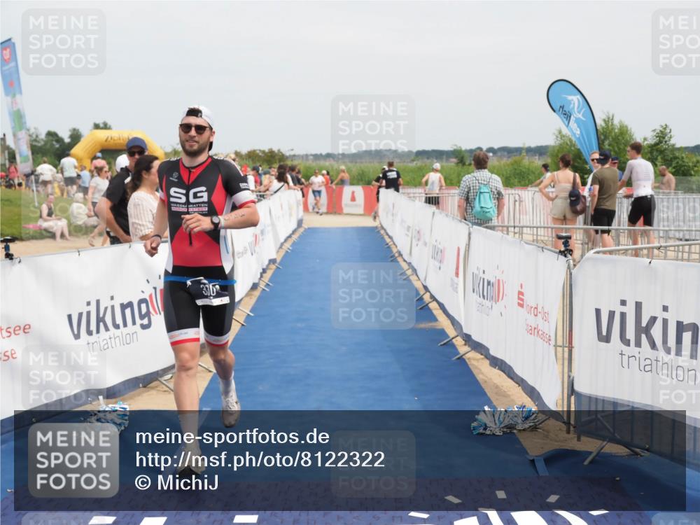 22.06.2025 - Viking Triathlon MichiJ http://msf.ph/oto/8122322 22.06.2025 15:13:34 Ziel 330 meine-sportfotos.de