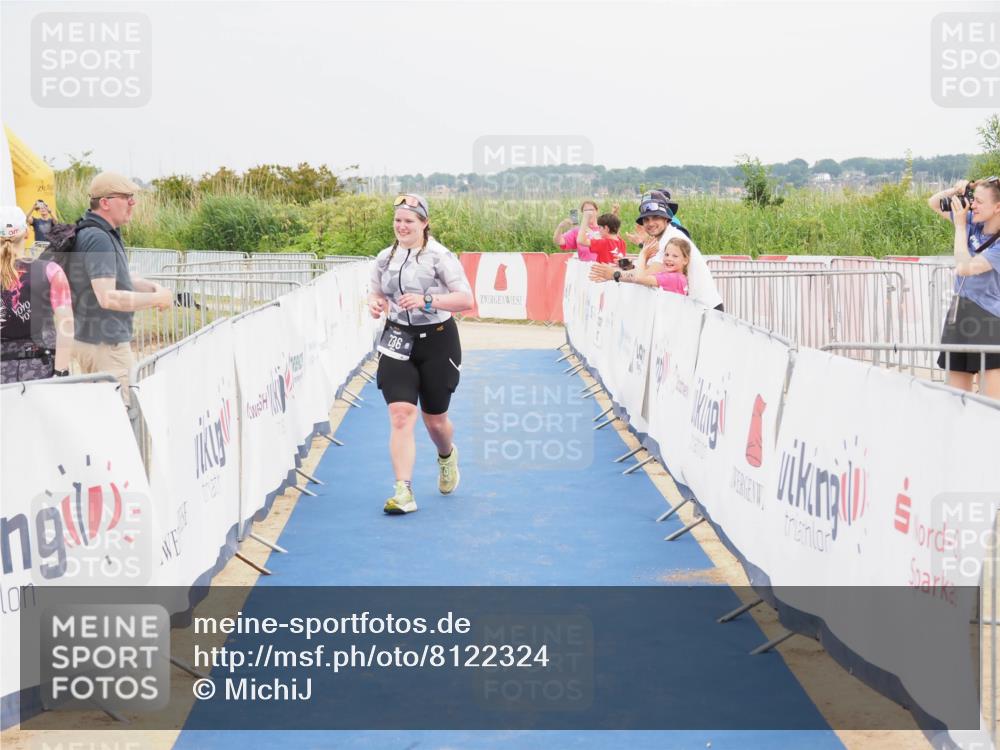 22.06.2025 - Viking Triathlon MichiJ http://msf.ph/oto/8122324 22.06.2025 17:07:19 Ziel 236, 484 meine-sportfotos.de