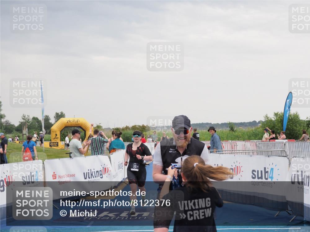 22.06.2025 - Viking Triathlon MichiJ http://msf.ph/oto/8122376 22.06.2025 16:36:53 Ziel 240, 267 meine-sportfotos.de