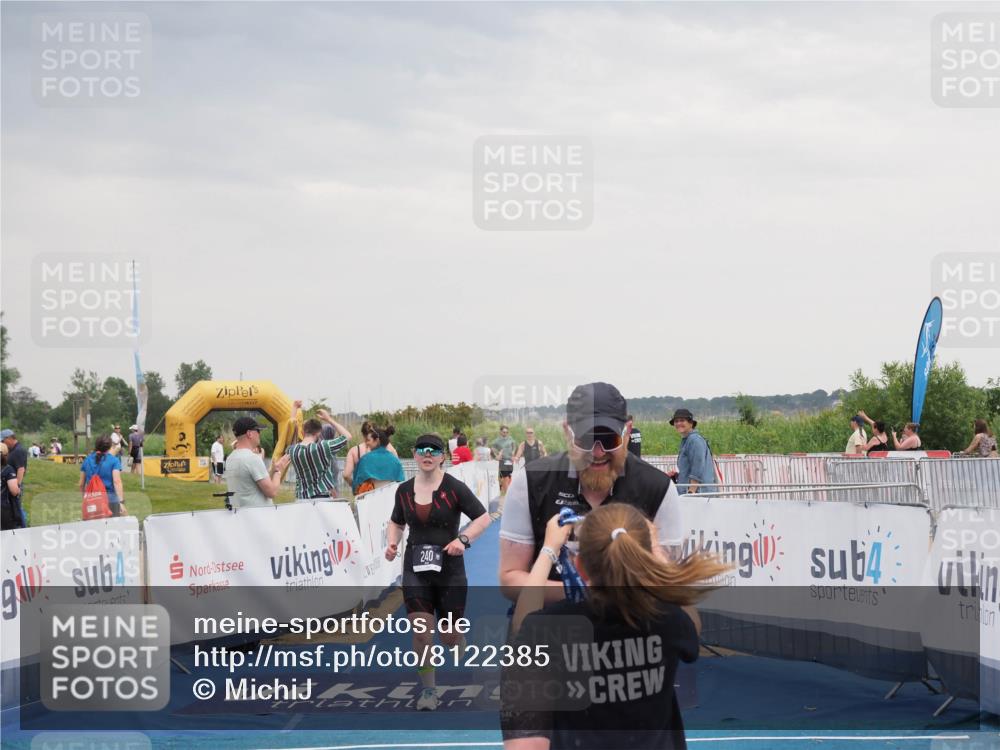 22.06.2025 - Viking Triathlon MichiJ http://msf.ph/oto/8122385 22.06.2025 16:36:53 Ziel 240, 267 meine-sportfotos.de