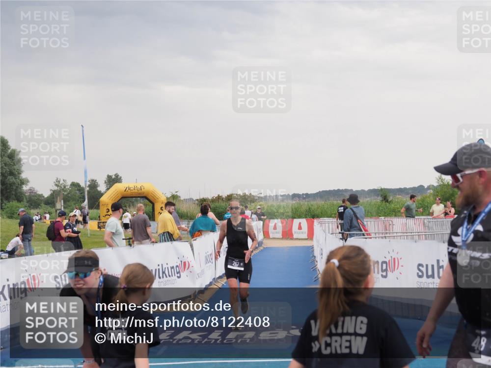22.06.2025 - Viking Triathlon MichiJ http://msf.ph/oto/8122408 22.06.2025 16:36:58 Ziel 267 meine-sportfotos.de