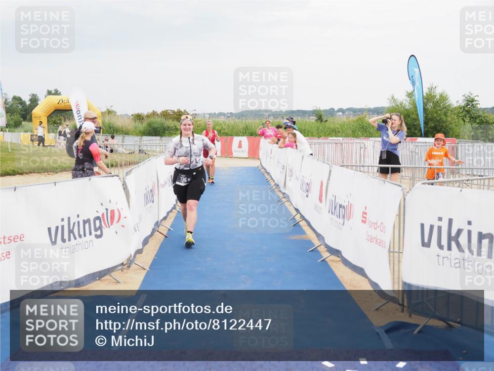 22.06.2025 - Viking Triathlon MichiJ http://msf.ph/oto/8122447 22.06.2025 17:07:20 Ziel 236, 484 meine-sportfotos.de