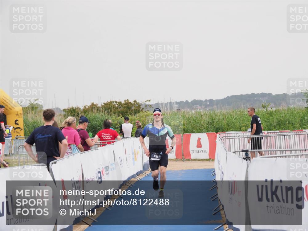 22.06.2025 - Viking Triathlon MichiJ http://msf.ph/oto/8122488 22.06.2025 16:38:25 Ziel 496 meine-sportfotos.de