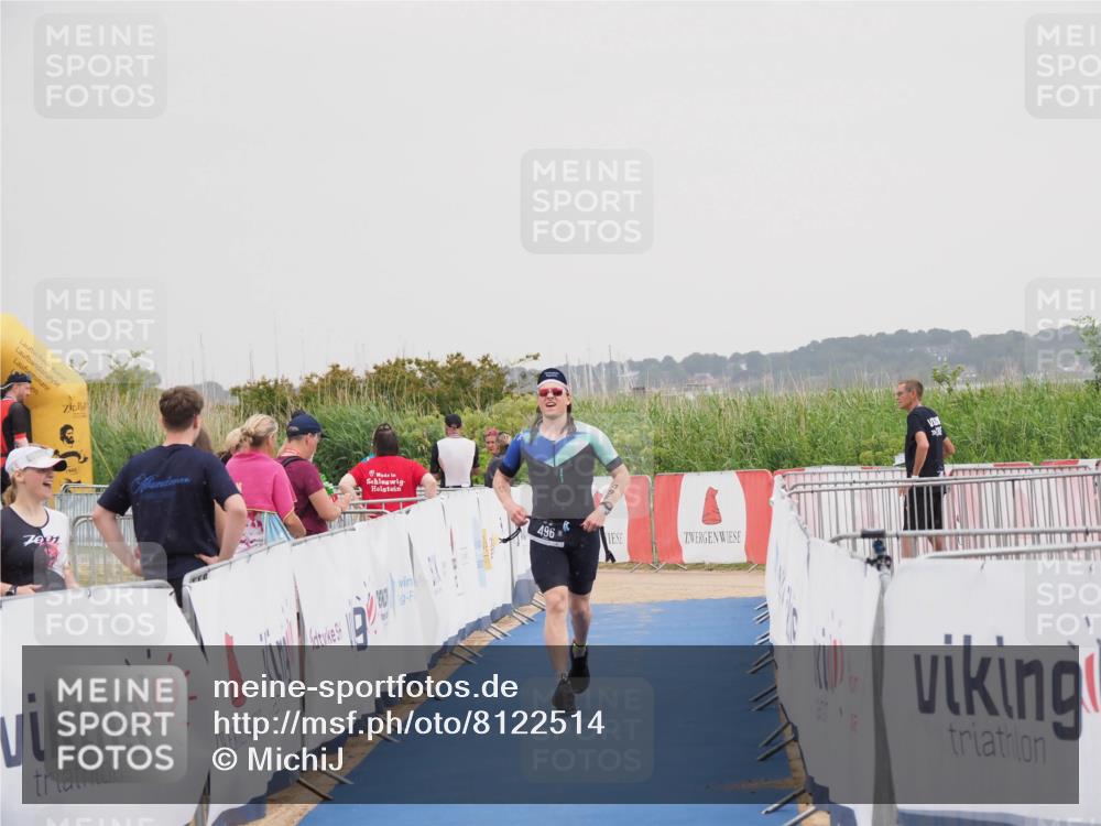 22.06.2025 - Viking Triathlon MichiJ http://msf.ph/oto/8122514 22.06.2025 16:38:25 Ziel 496 meine-sportfotos.de