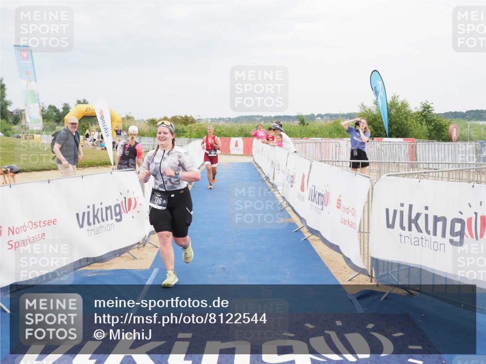 22.06.2025 - Viking Triathlon MichiJ http://msf.ph/oto/8122544 22.06.2025 17:07:21 Ziel 236, 484 meine-sportfotos.de