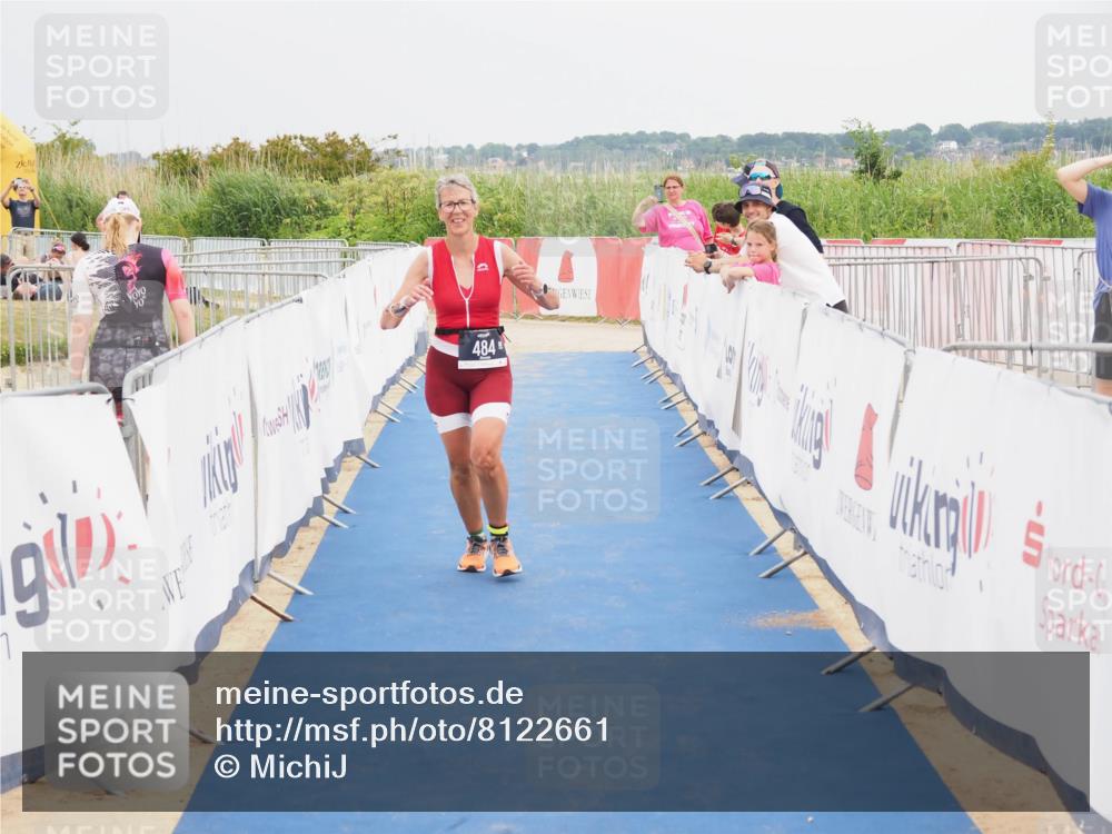 22.06.2025 - Viking Triathlon MichiJ http://msf.ph/oto/8122661 22.06.2025 17:07:23 Ziel 236, 484 meine-sportfotos.de